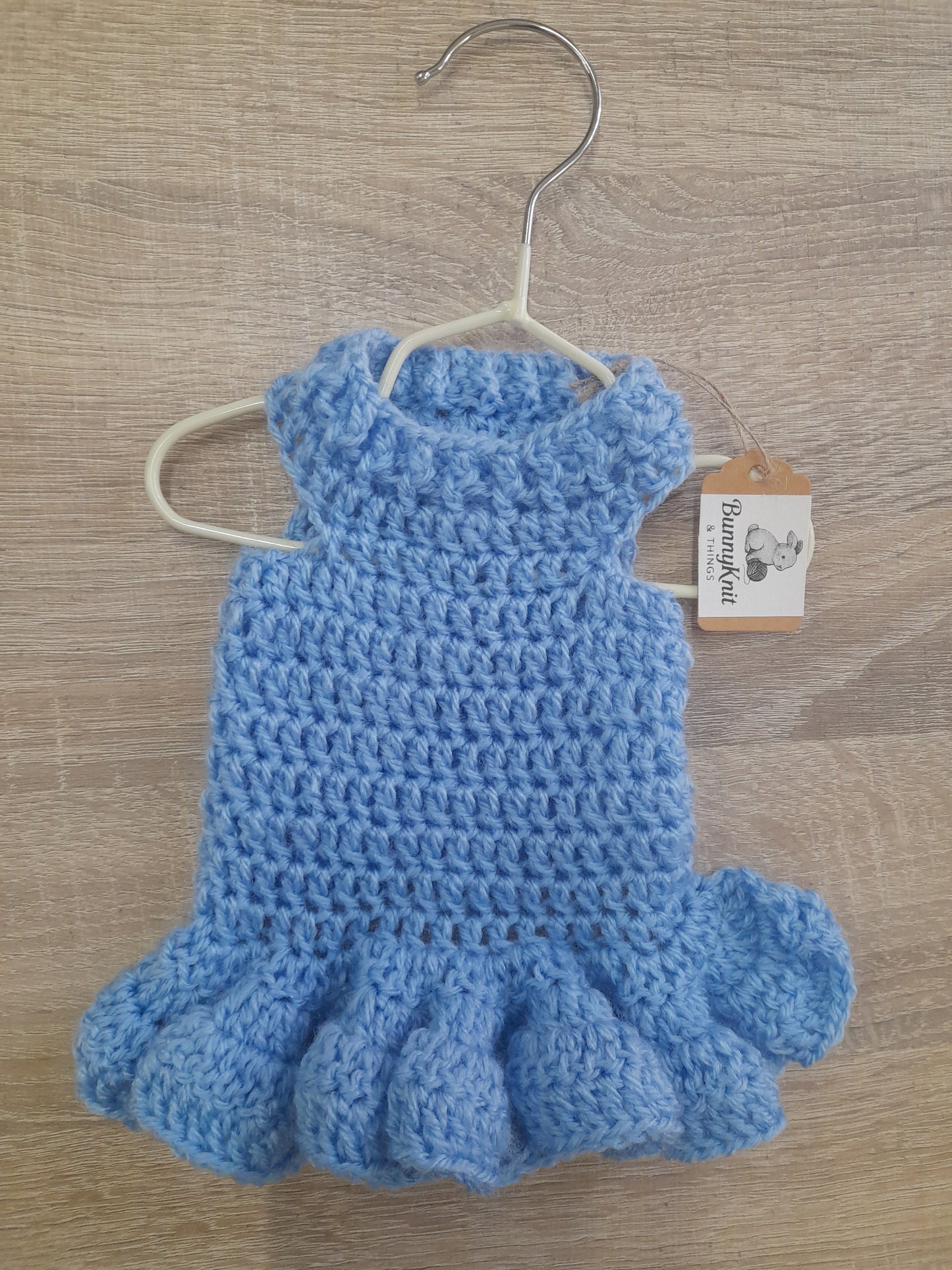 BunnyKnit & Things рокля за декоративно зайче ръчно изработена размер S