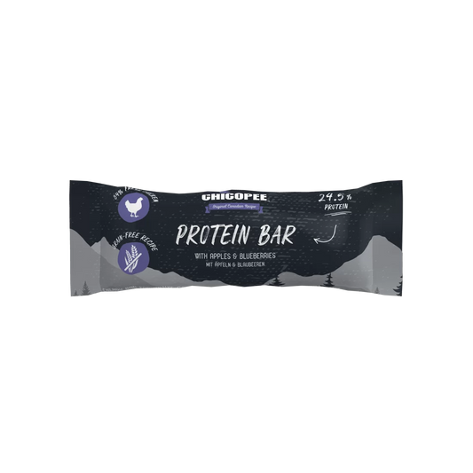 Chicopee Protein Bar протеинов бар за кучета с пилешко, ябълки и боровинки 25г